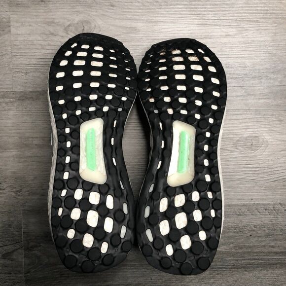 Athletic_Shoes